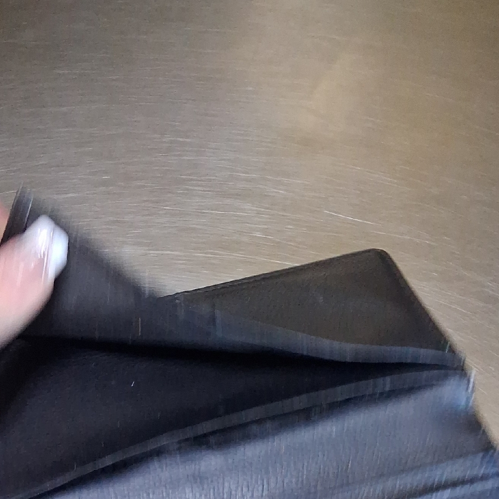 Black Crocodile Pattern Wallet With Silver Accent - image 6